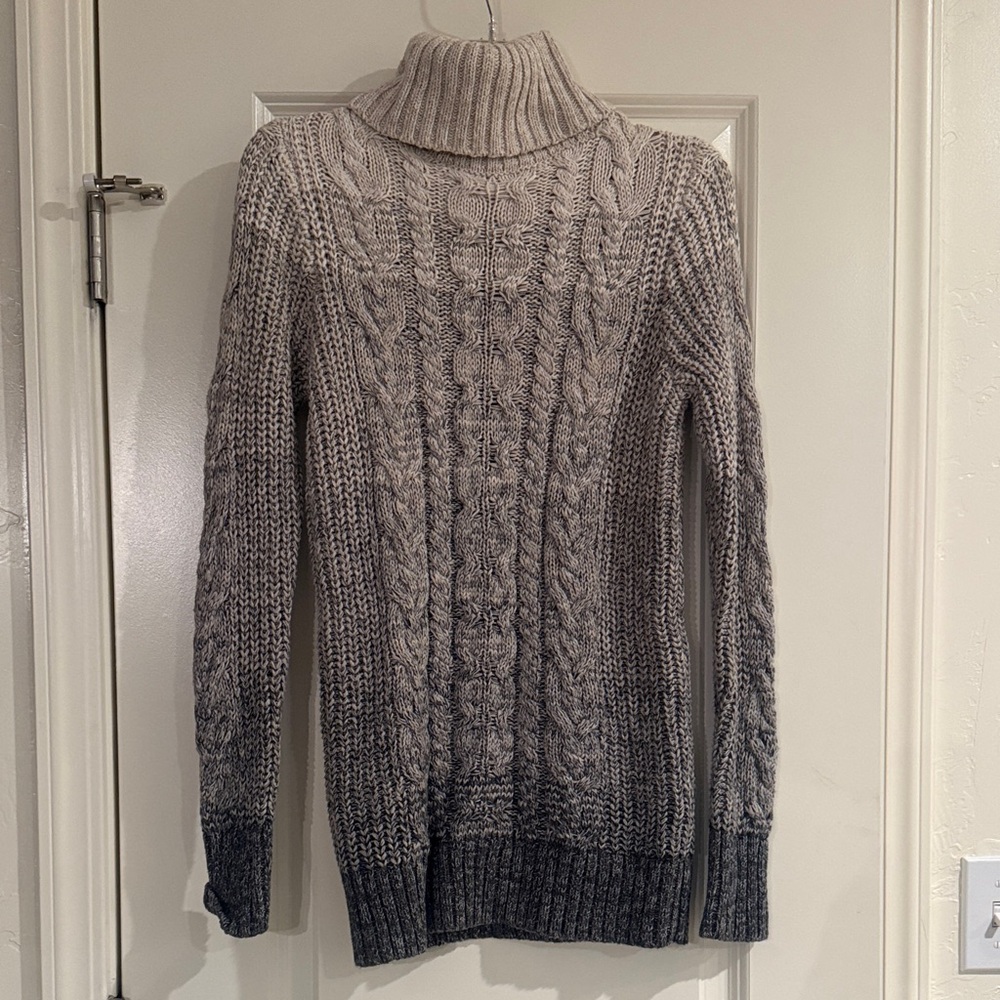 GAP Cream Cable Knit Sweater